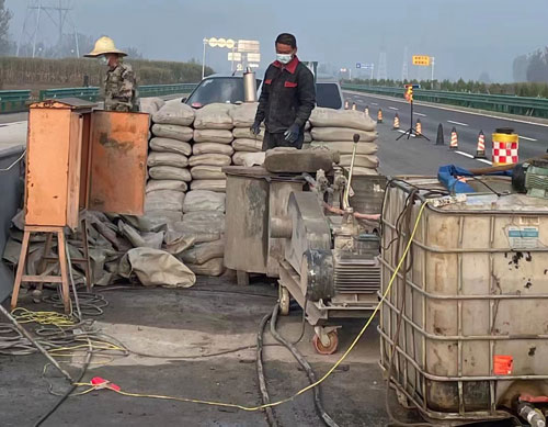 鲅鱼圈高速路病害处理